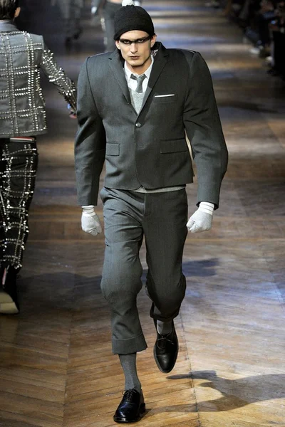 Look 4